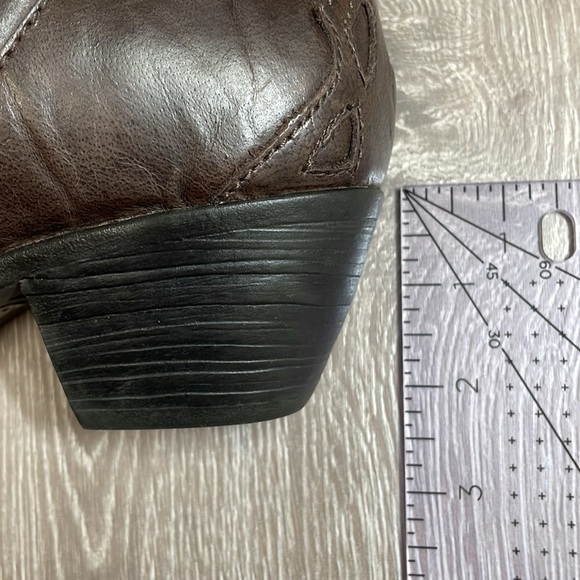 Born Amibeth Brown Leather Western Wingtip Ankle Boot Comfort Heel 7 - Picture 11 of 15